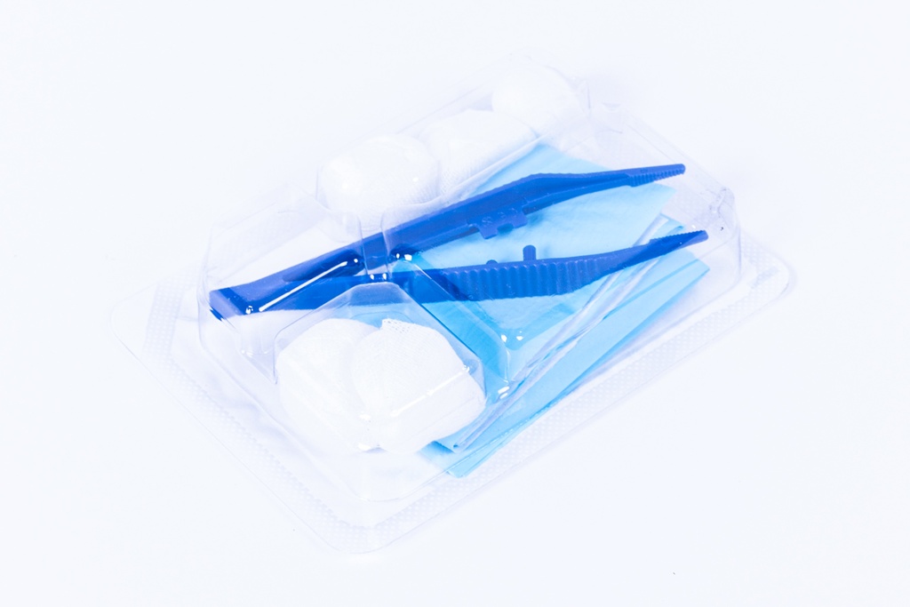Set de soins 5 tampons+1 pince+1 champ /1 Unité